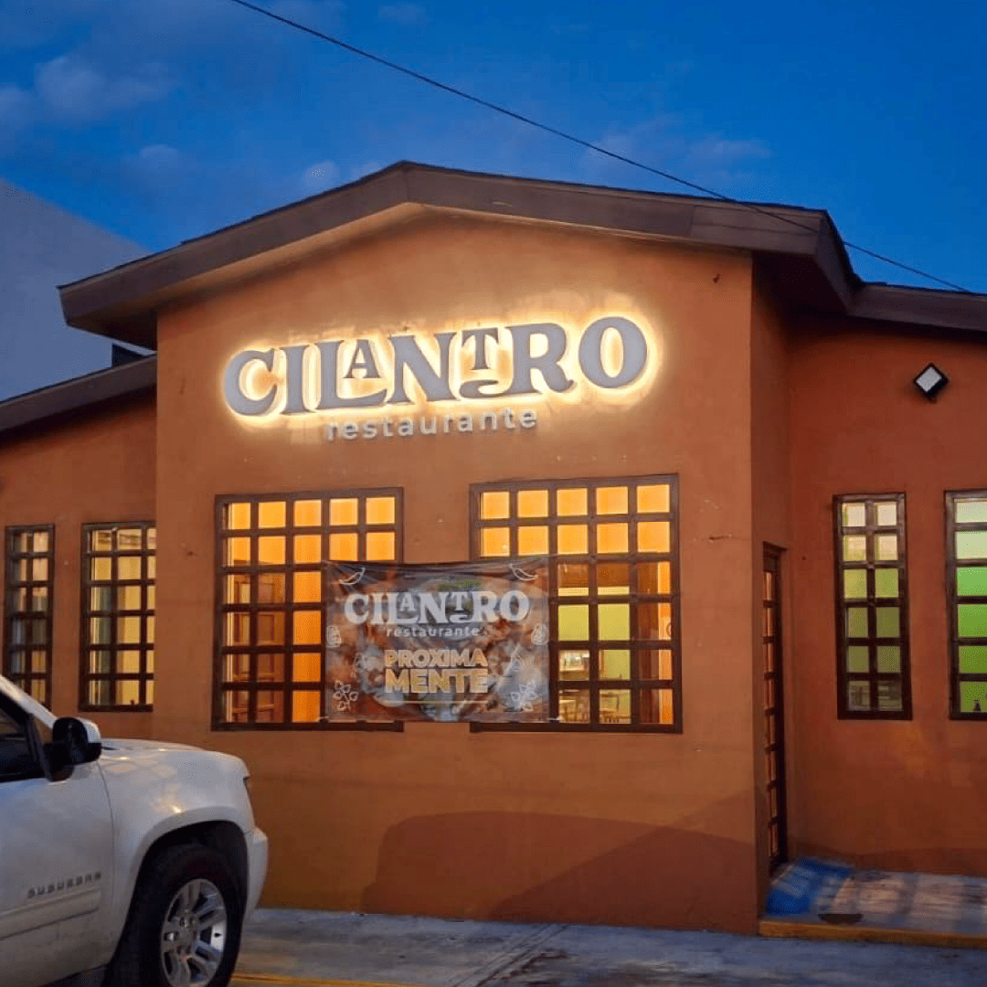 IDEAS Marketing_anuncio luminoso_cilantro (1)