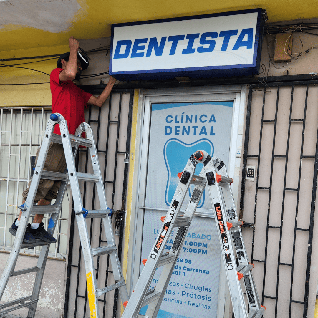 IDEAS Marketing_anuncio luminoso_instalacion dentista (1)