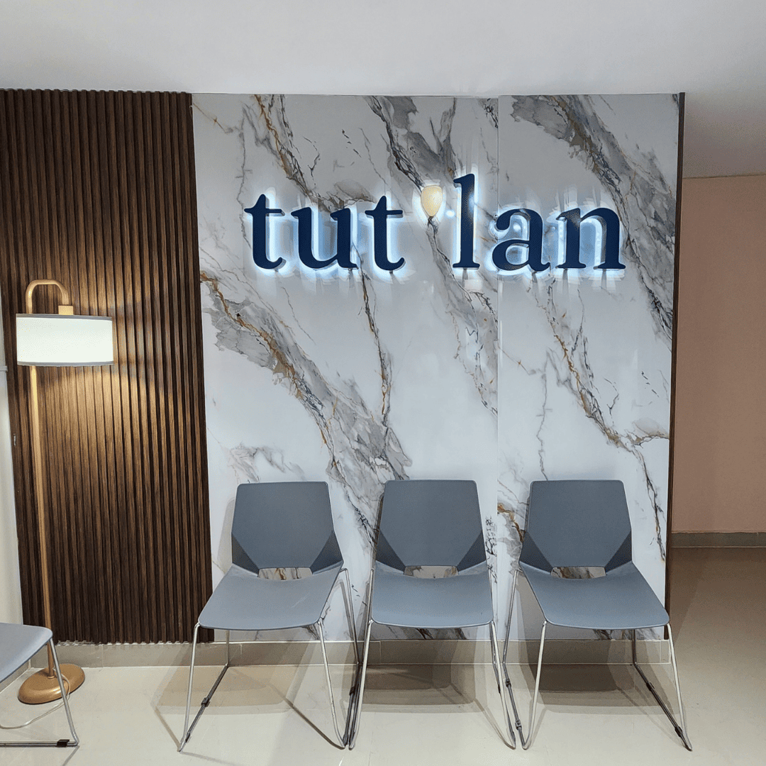 IDEAS Marketing_anuncio luminoso_tut lan (1)